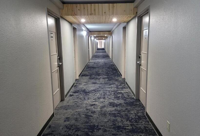 فندق Wingate By Wyndham Wichita Airport