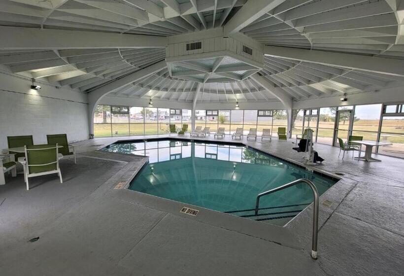 فندق Wingate By Wyndham Wichita Airport