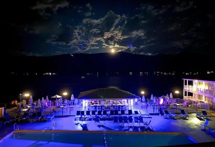 The Georgian Lakeside Resort