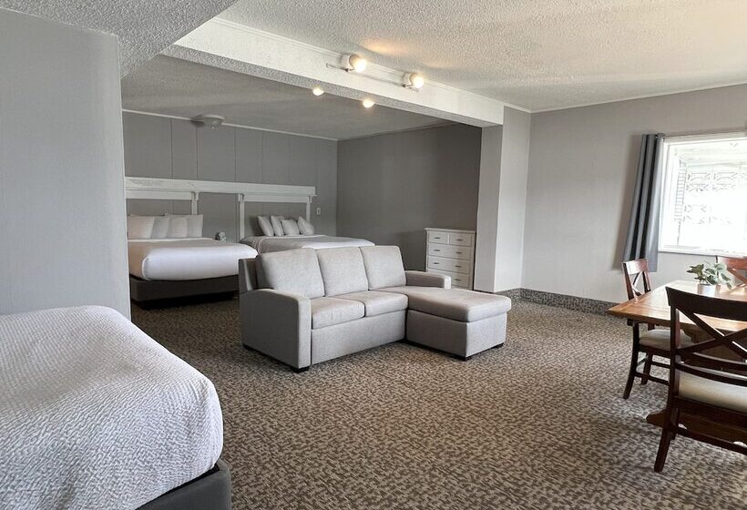 The Georgian Lakeside Resort