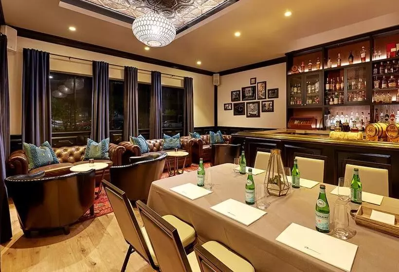 Otel Adeline, Scottsdale, A Tribute Portfolio