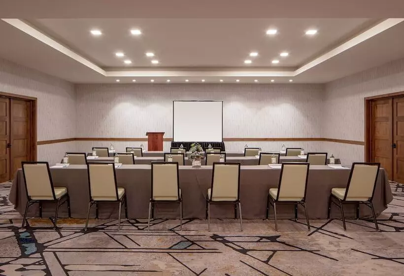 Otel Adeline, Scottsdale, A Tribute Portfolio