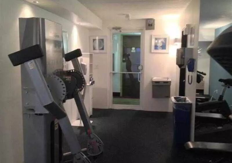 Отель Aloft Framingham