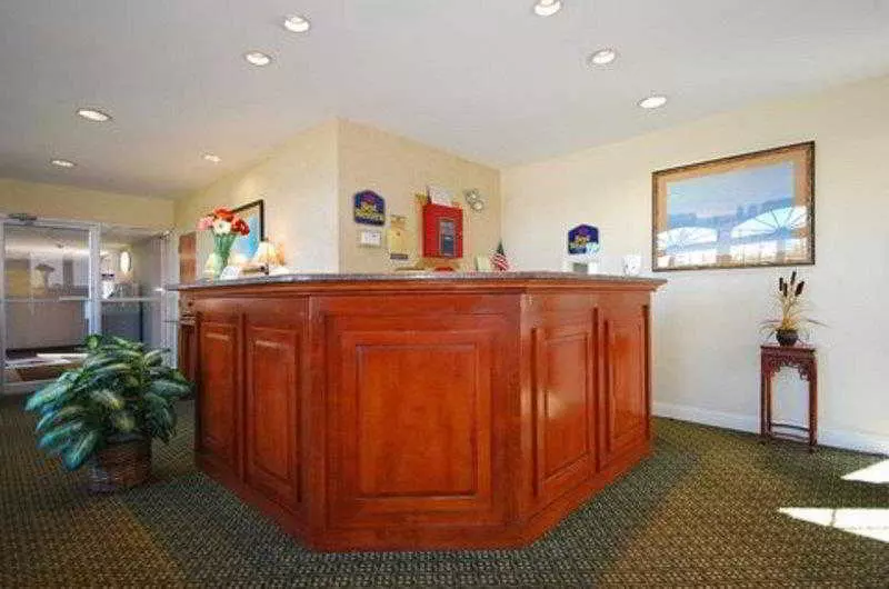 Отель Aloft Framingham