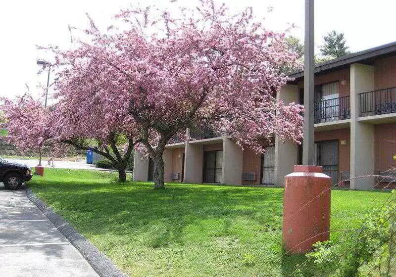 Отель Aloft Framingham