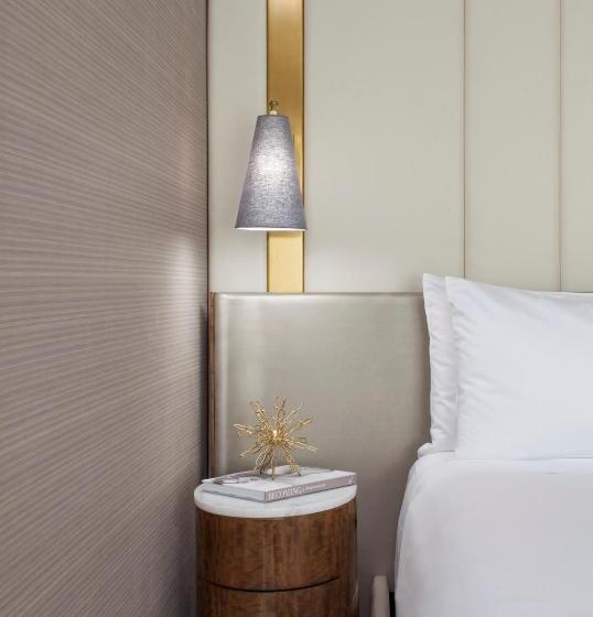 هتل Crescent Court