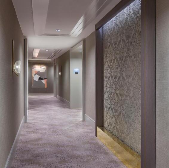 هتل Crescent Court