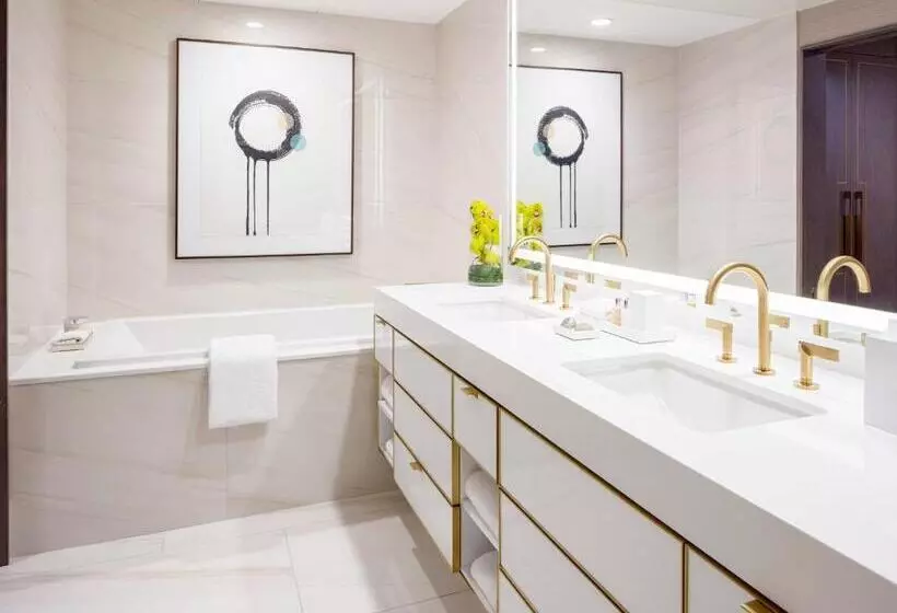 ホテル Crescent Court