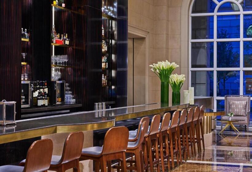 هتل Crescent Court