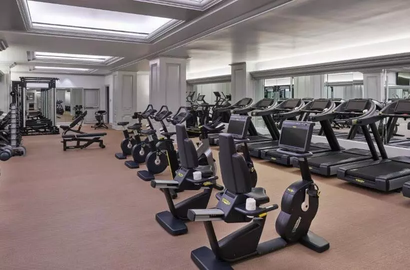 ホテル Crescent Court