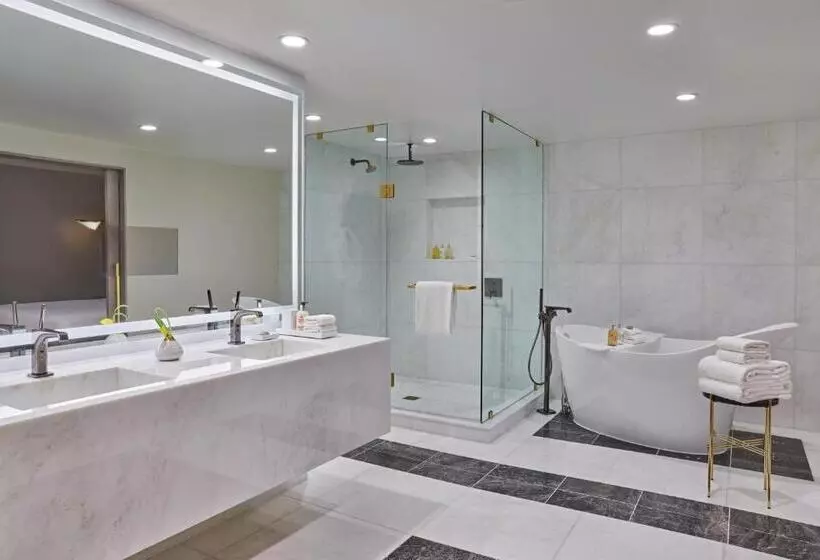 ホテル Crescent Court