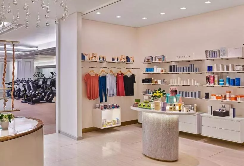 ホテル Crescent Court