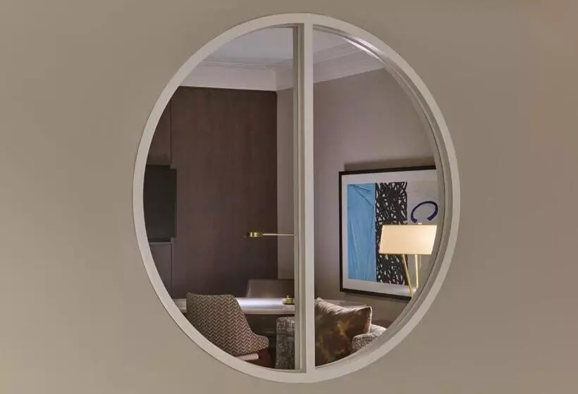 ホテル Crescent Court