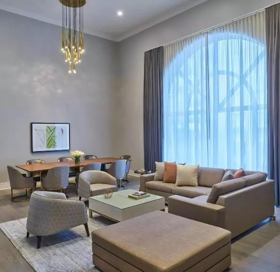 ホテル Crescent Court