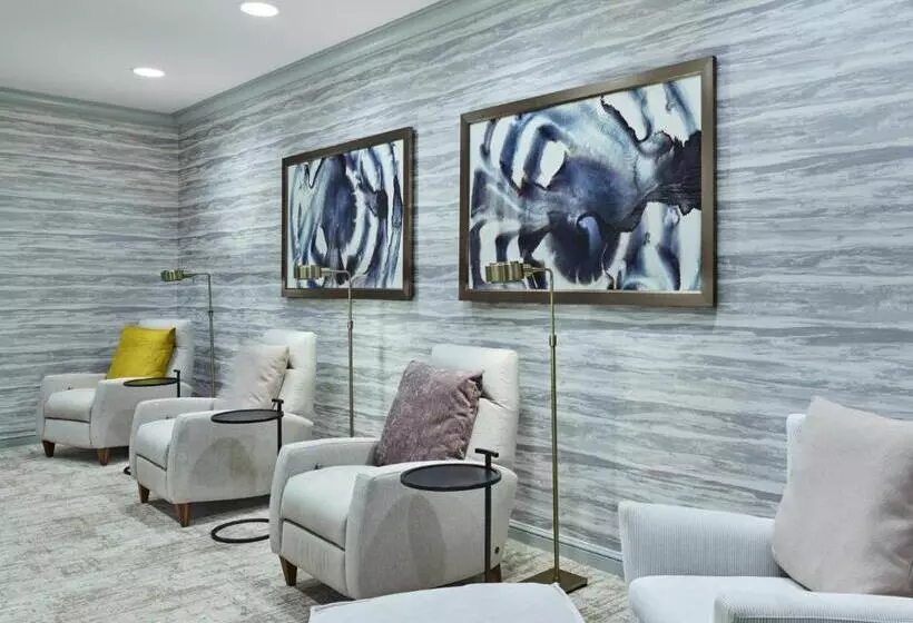 ホテル Crescent Court