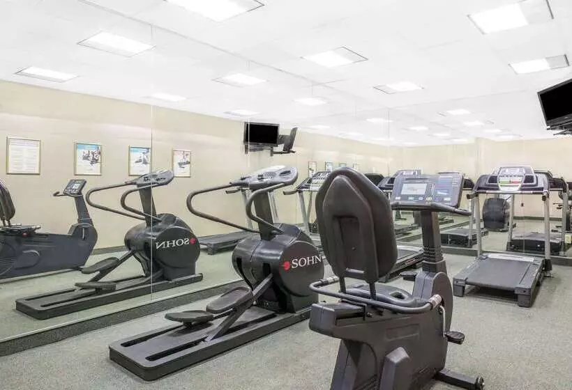 호텔 Days Inn & Suites By Wyndham York