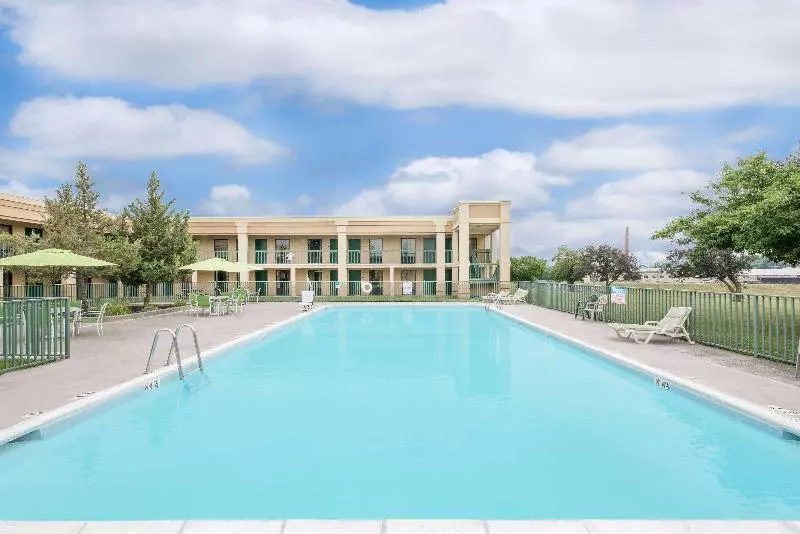 호텔 Days Inn & Suites By Wyndham York