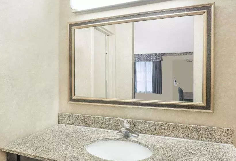 호텔 Days Inn & Suites By Wyndham York