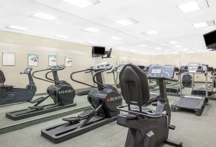 호텔 Days Inn & Suites By Wyndham York