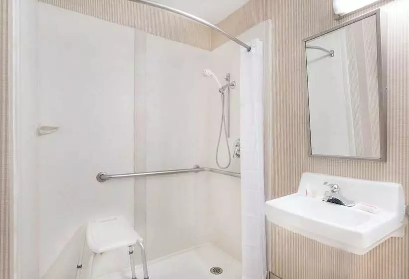 호텔 Days Inn & Suites By Wyndham York