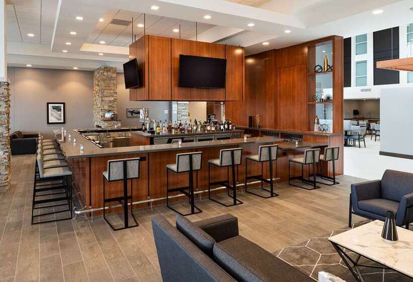 ホテル Doubletree By Hilton Madison East