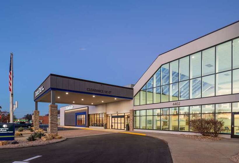 ホテル Doubletree By Hilton Madison East