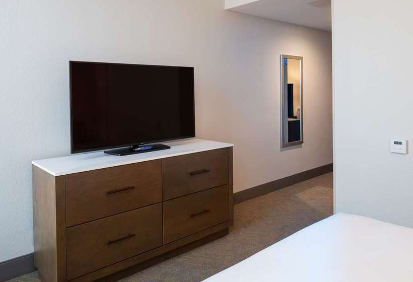 ホテル Doubletree By Hilton Madison East