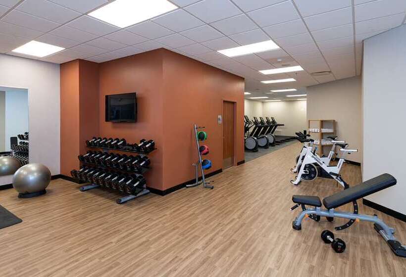 ホテル Doubletree By Hilton Madison East