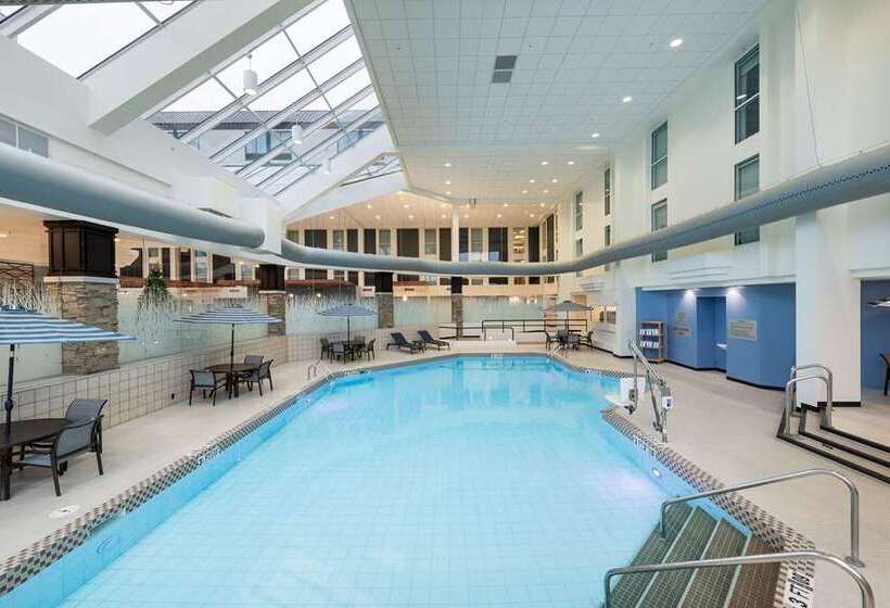 ホテル Doubletree By Hilton Madison East