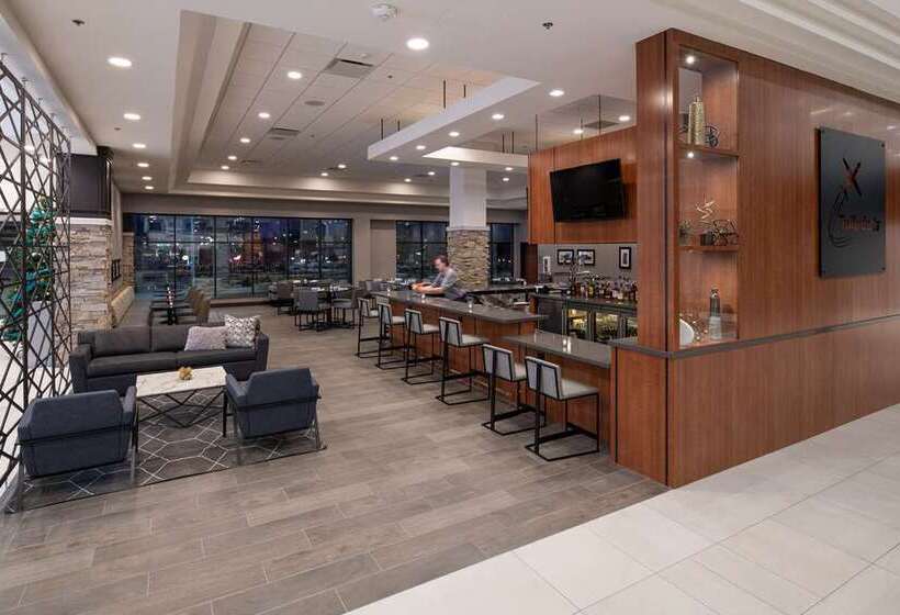 ホテル Doubletree By Hilton Madison East