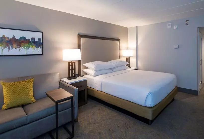 Hotelli Doubletree By Hilton Madison East