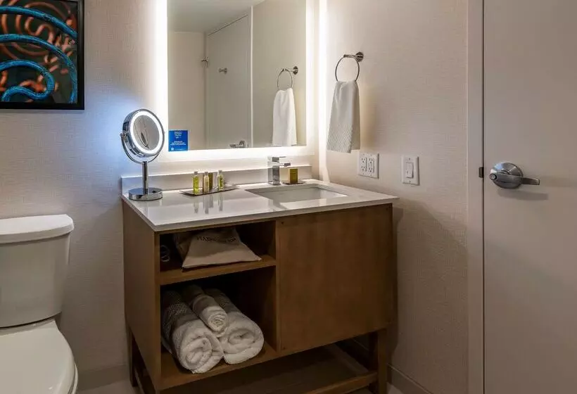 Hotelli Doubletree By Hilton Madison East