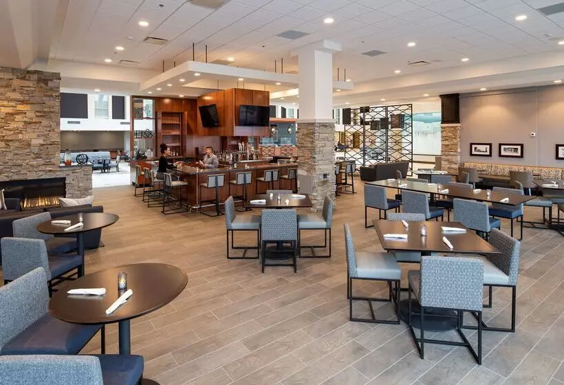 Hotelli Doubletree By Hilton Madison East