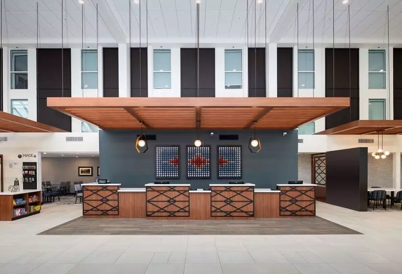 Hotelli Doubletree By Hilton Madison East