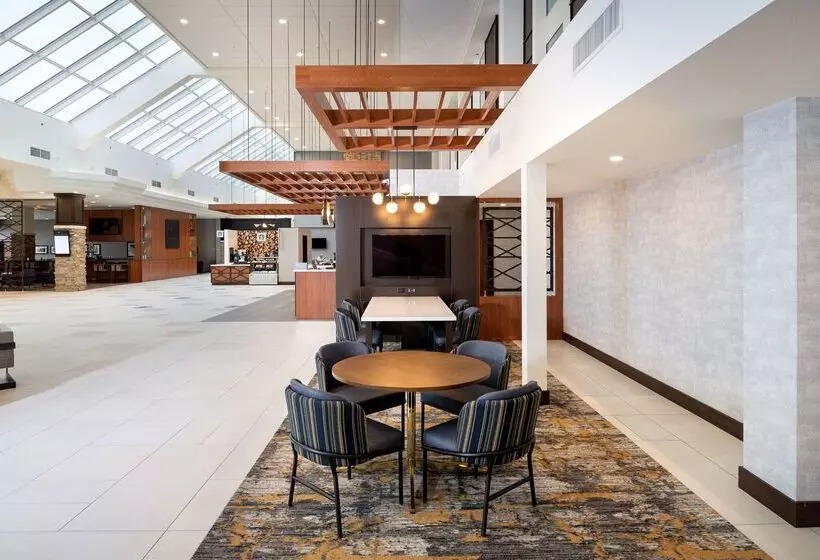 Hotelli Doubletree By Hilton Madison East