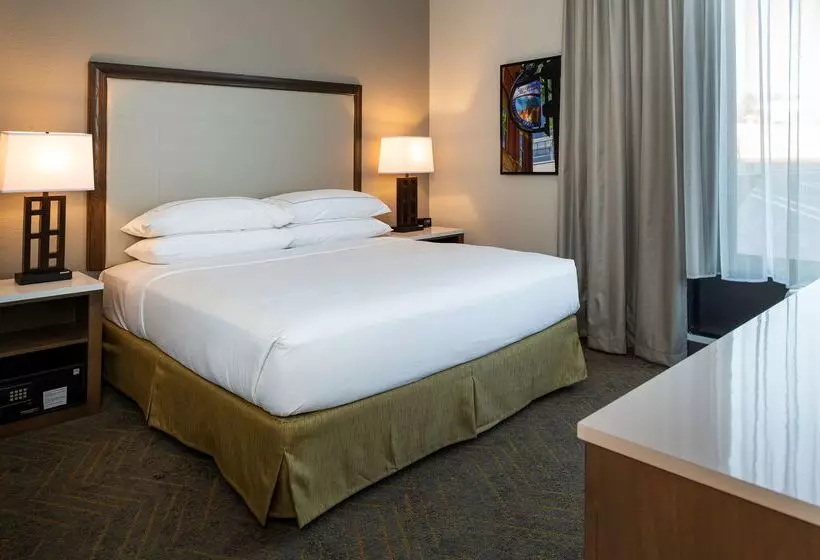 Hotelli Doubletree By Hilton Madison East