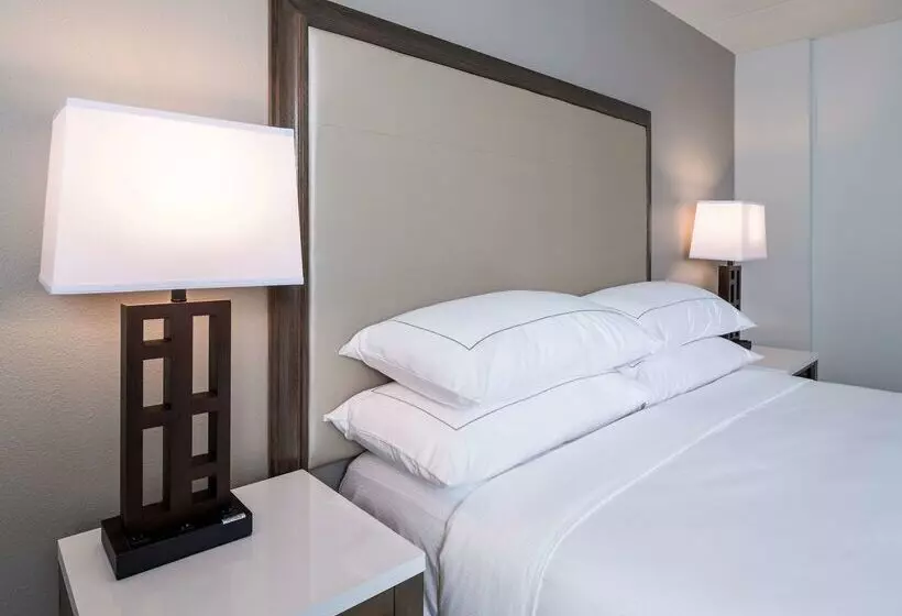 Hotelli Doubletree By Hilton Madison East