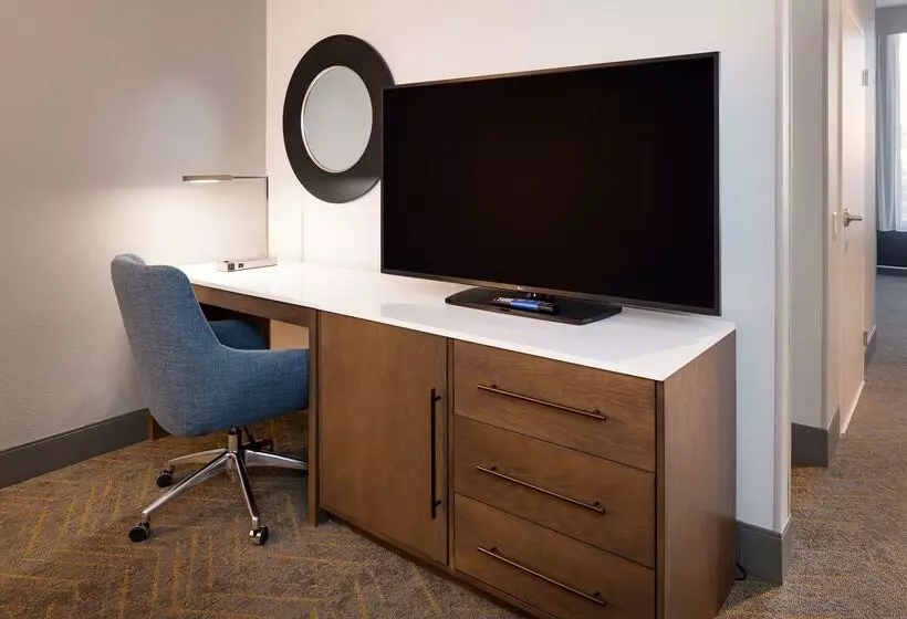 Hotelli Doubletree By Hilton Madison East