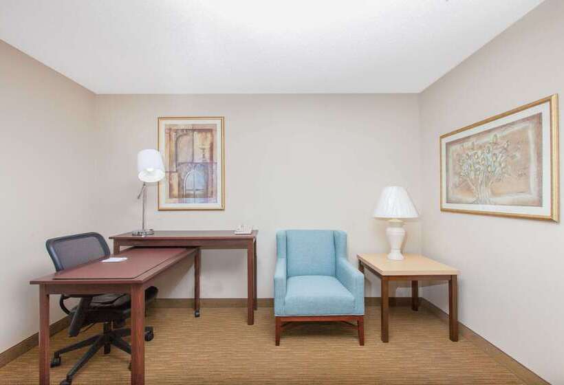 酒店 Hawthorn Suites Midwest City