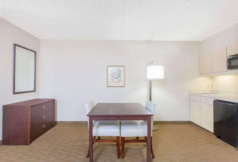 Hotel Hawthorn Suites Midwest City