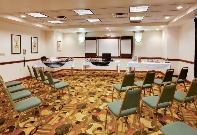 酒店 Hawthorn Suites Midwest City