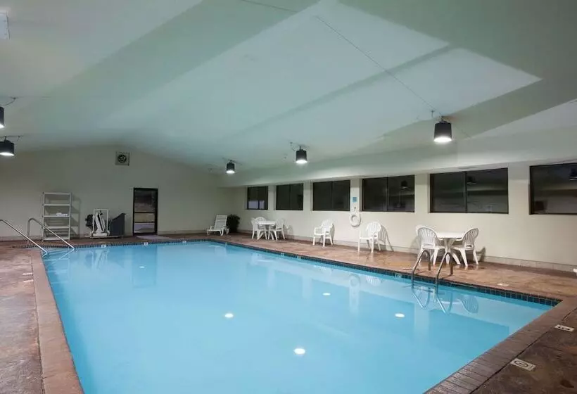 Hotel Hawthorn Suites Midwest City