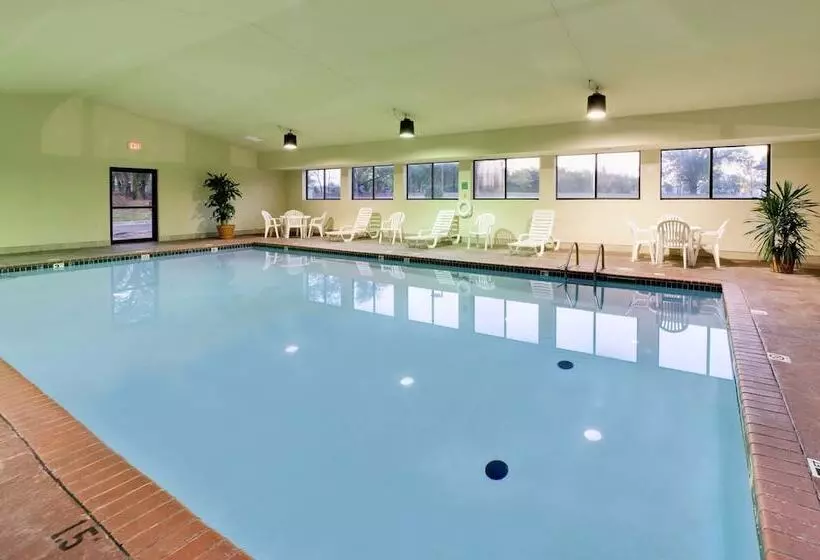 Hotel Hawthorn Suites Midwest City