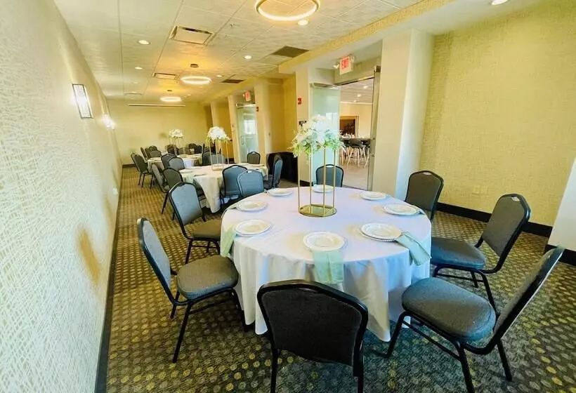 Отель Holiday Inn Lansdale Hatfield, An Ihg