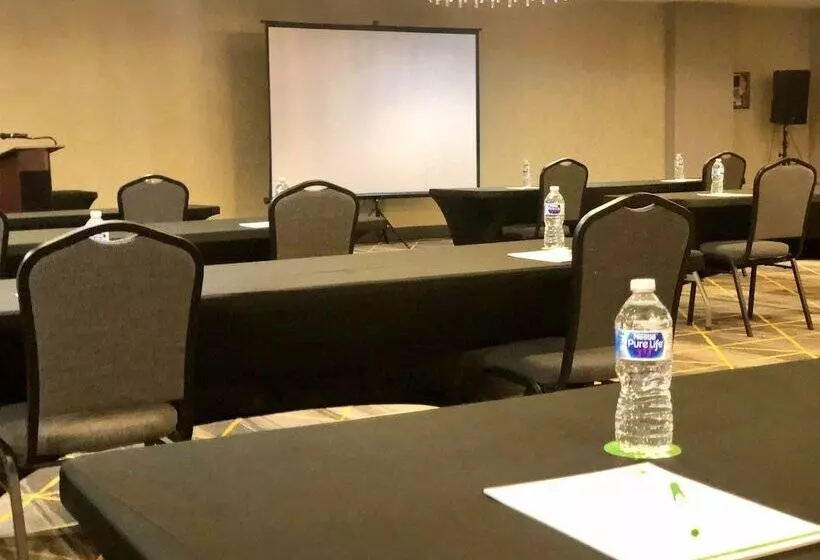 Отель Holiday Inn Lansdale Hatfield, An Ihg