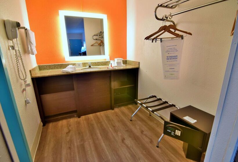 בית מלון כפרי Howard Johnson By Wyndham Ocala Fl I 75