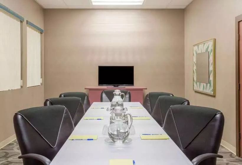 Otel Howard Johnson By Wyndham Ocala Fl I 75