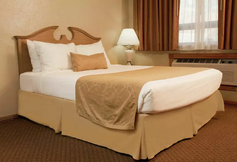 فندق Ironhorse Inn & Conference Center