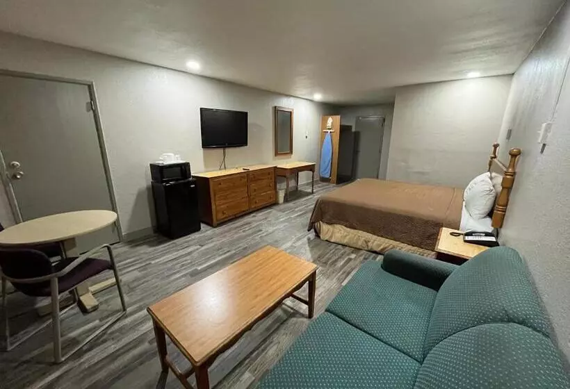 בית מלון כפרי Mid Towne Inn & Suites