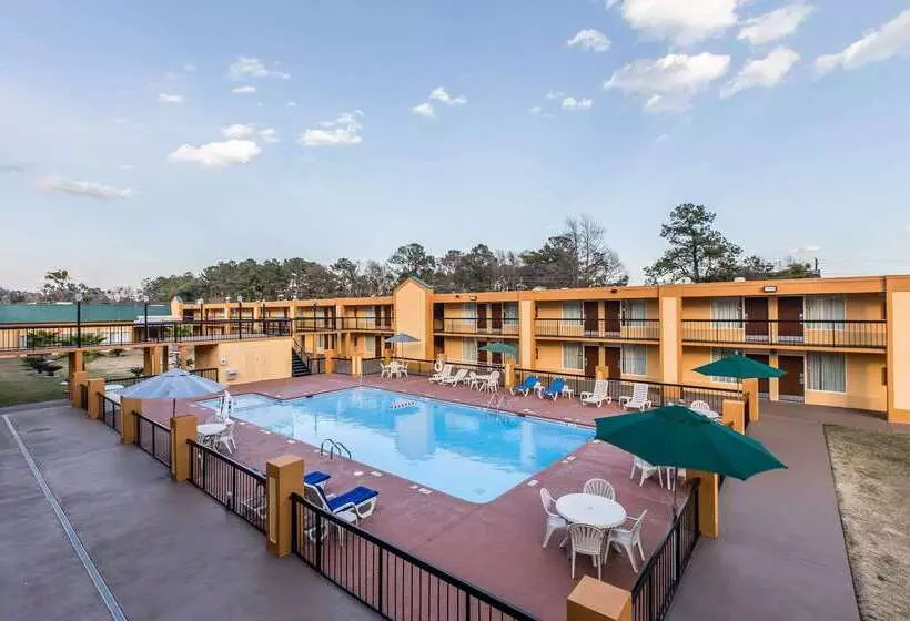 Отель Quality Inn Midtown